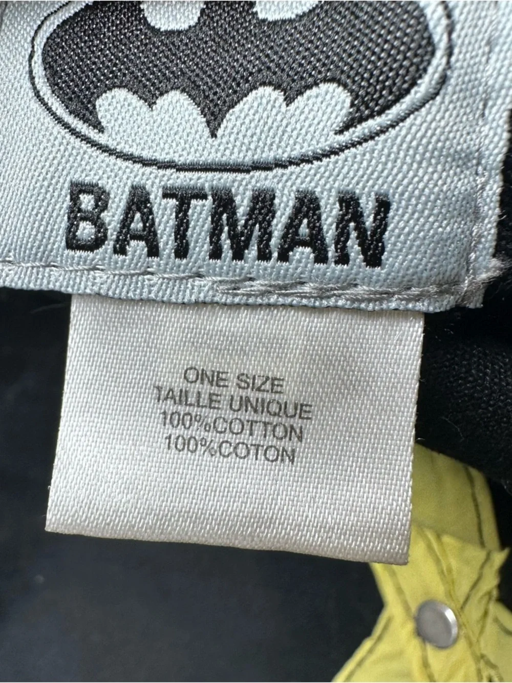 DC Comics 100% Cotton Batman Metal Badge Snapback Hat - Black and Yellow